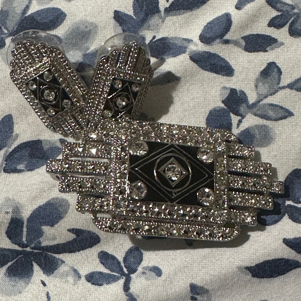 Elegant Art Deco Black and Silver Brooch & Stud Earrings 1930s